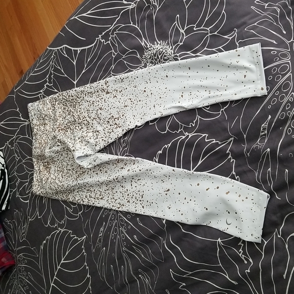 ZYIA bundle: Light n Tight 7/8, size 6-8 - Picture 3 of 6